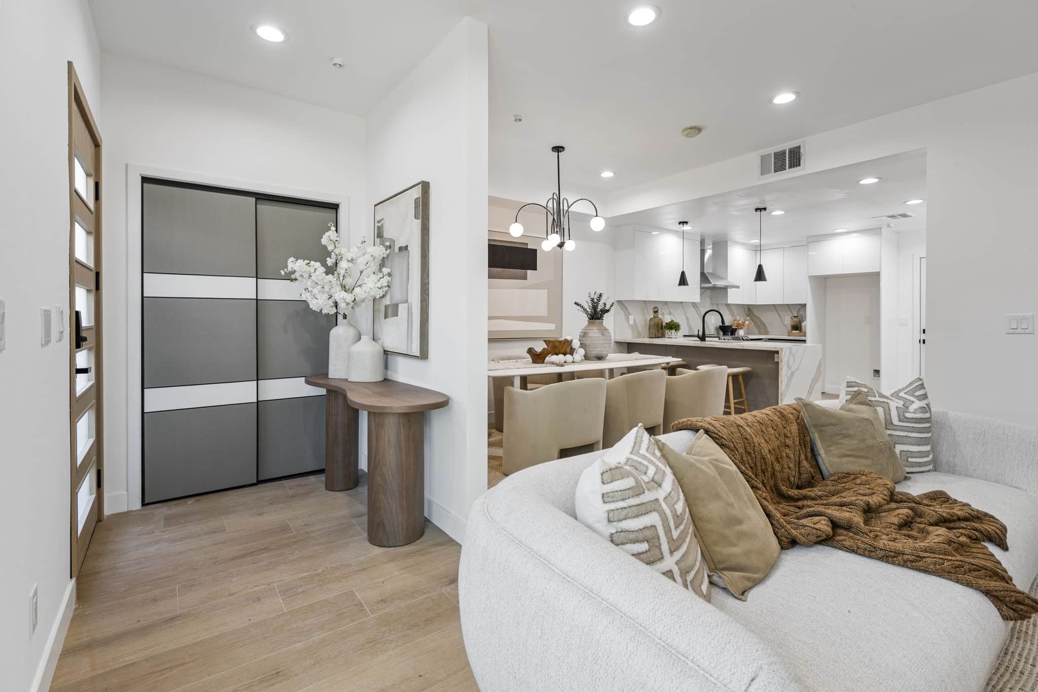 1010 W 23rd-003