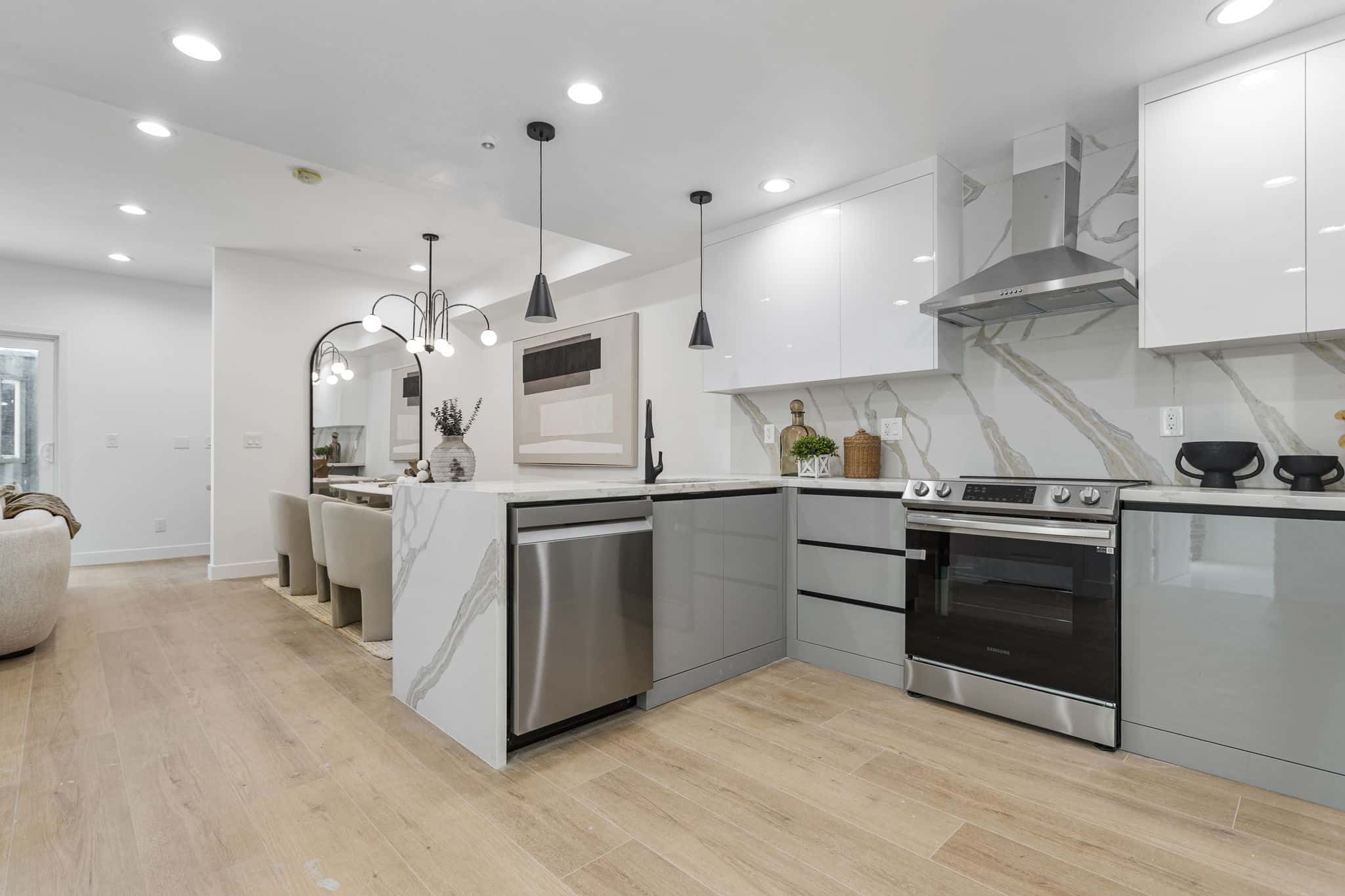 1010 W 23rd-011