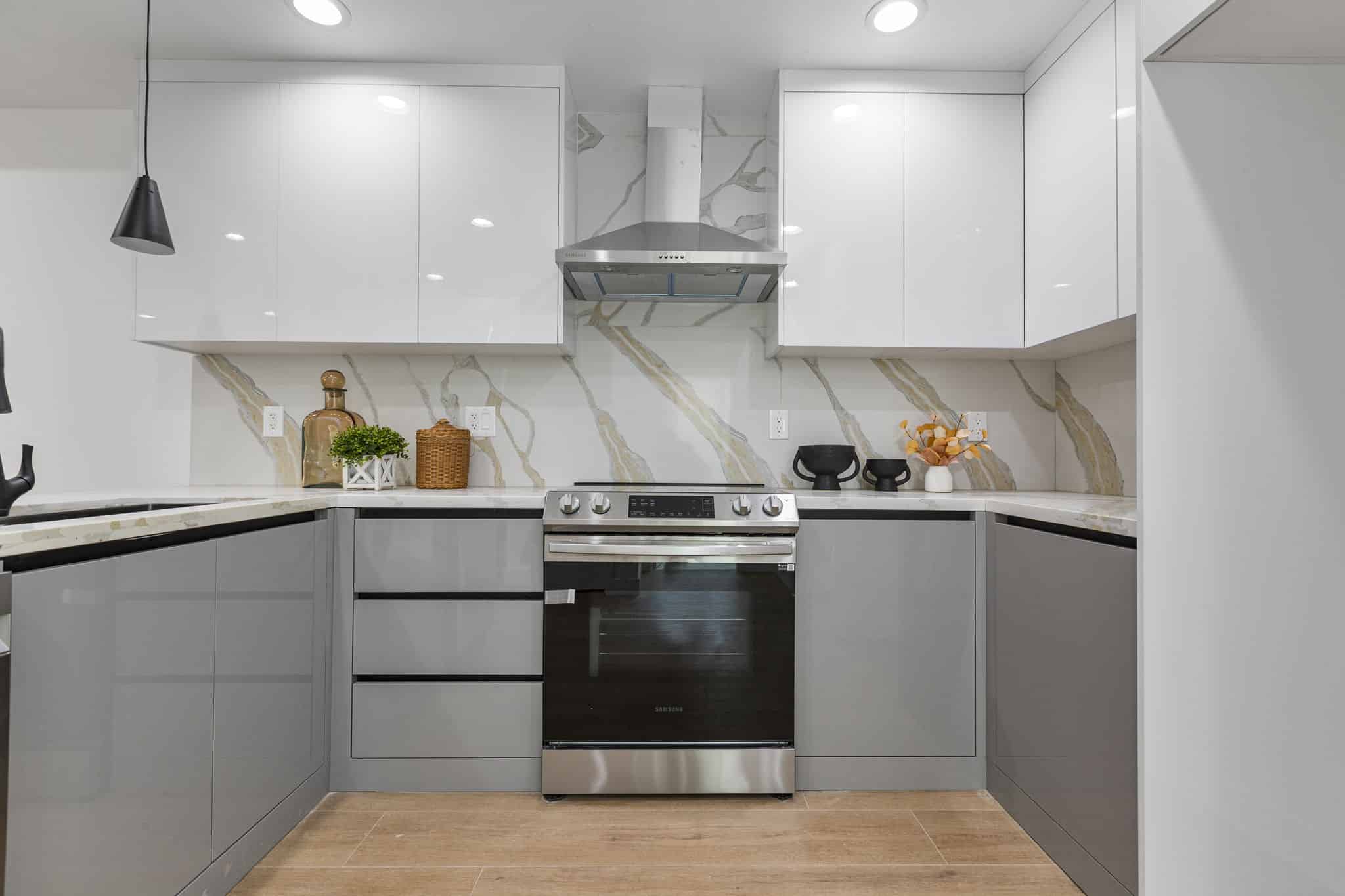 1010 W 23rd-012