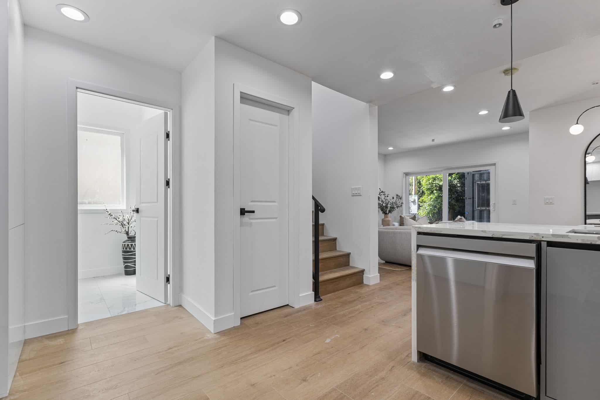 1010 W 23rd-013