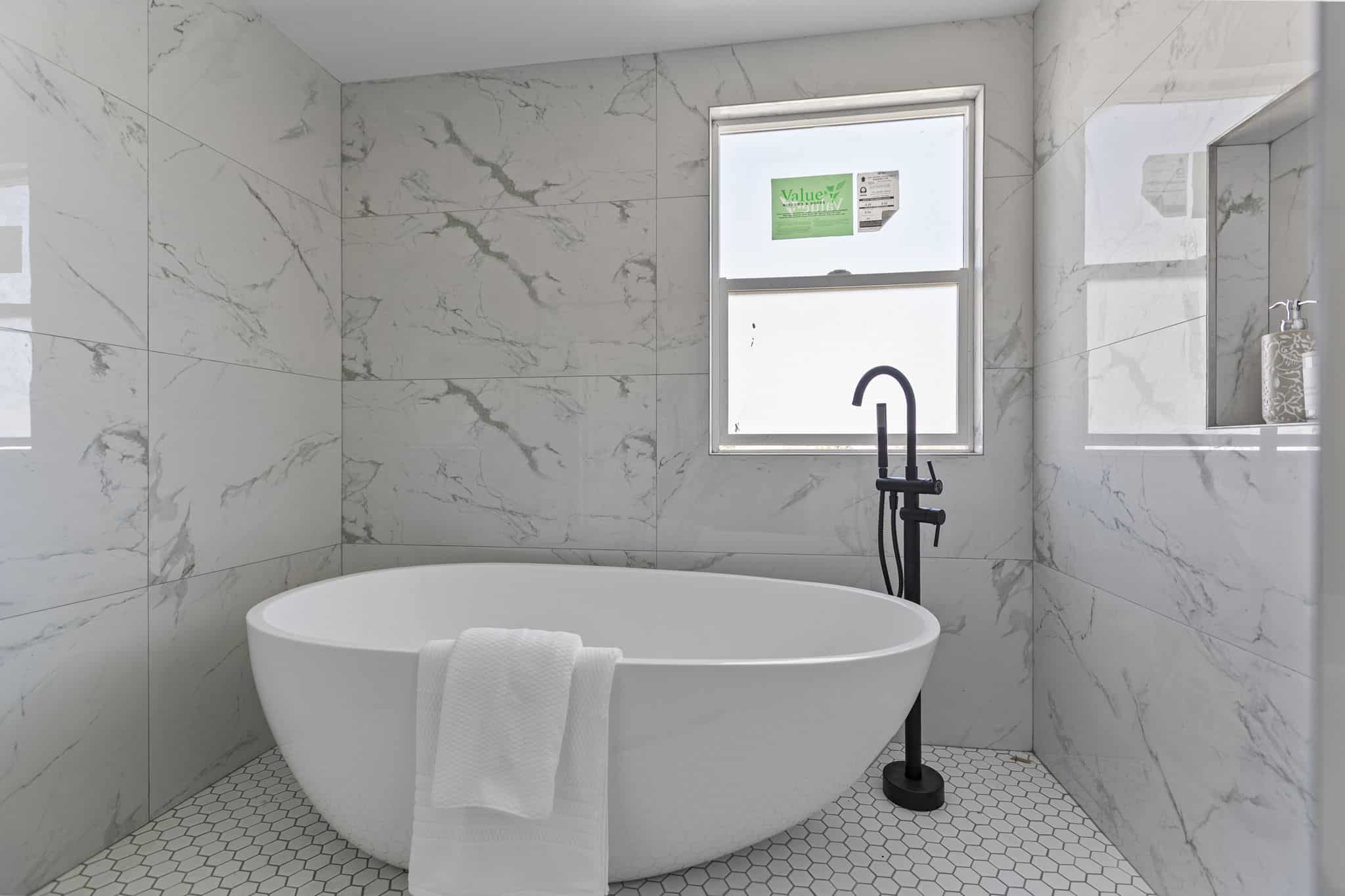 1010 W 23rd-023