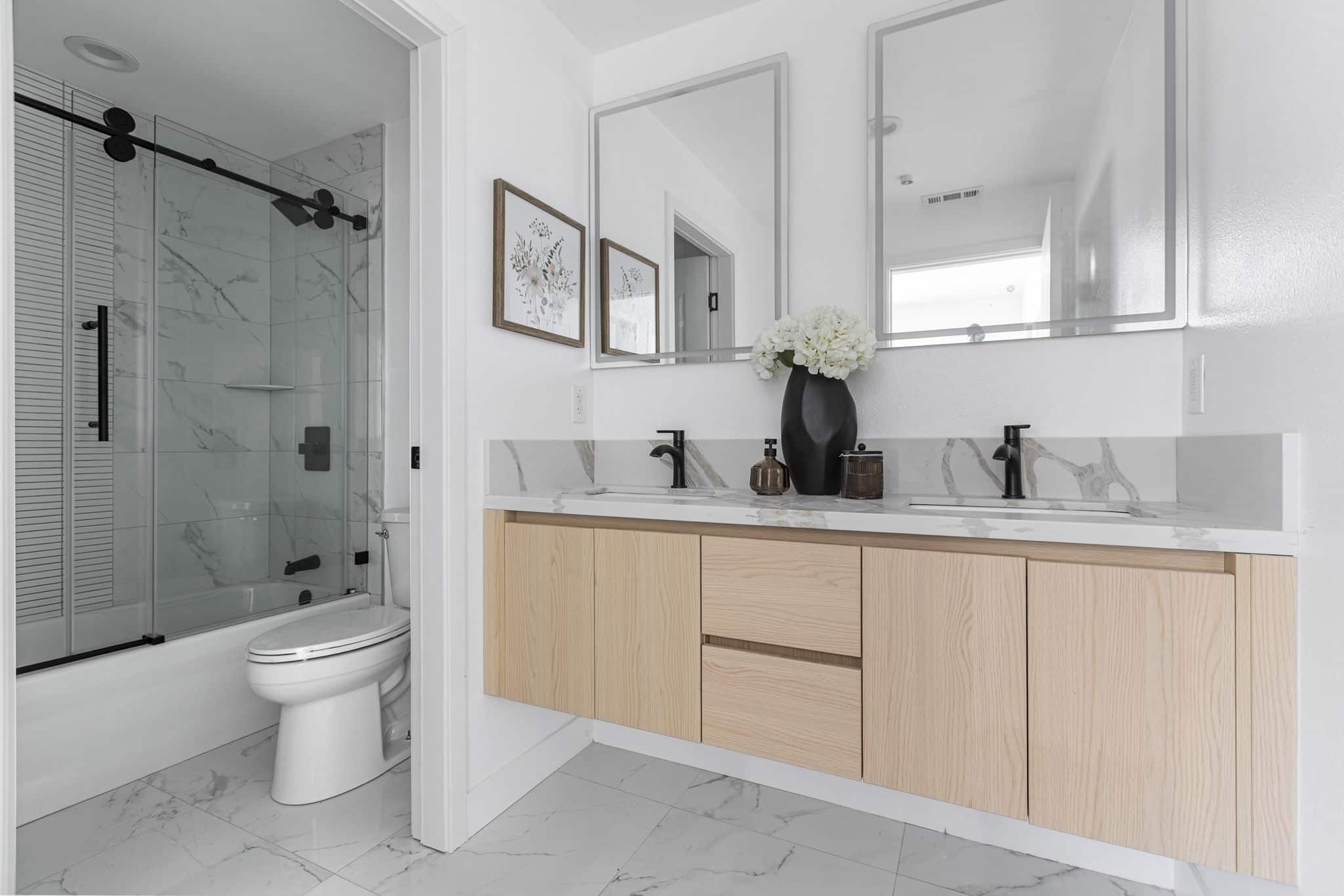1010 W 23rd-030